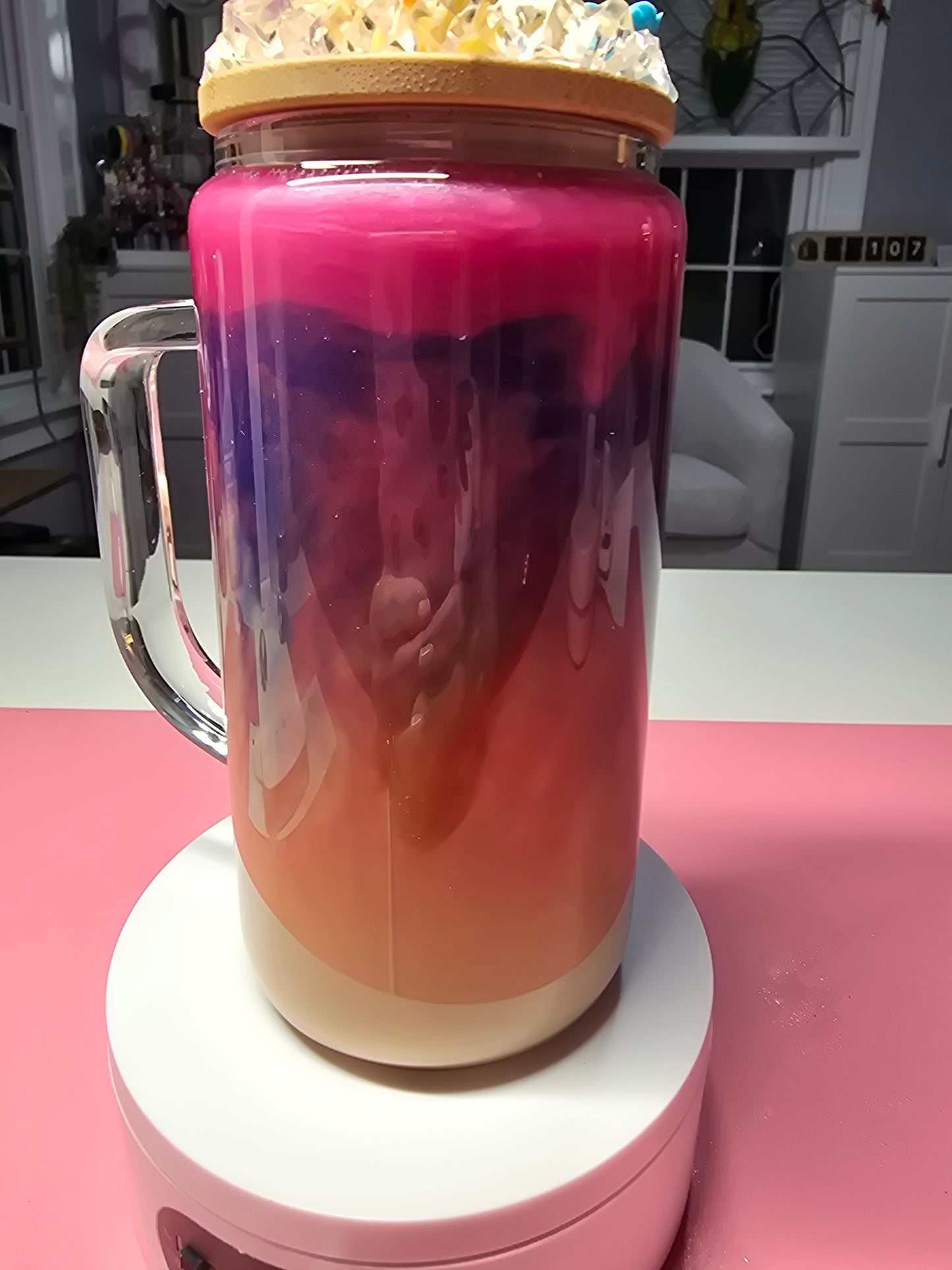 "Mama" cup. 16 oz glass layered swirl cup, custom lid, with handle