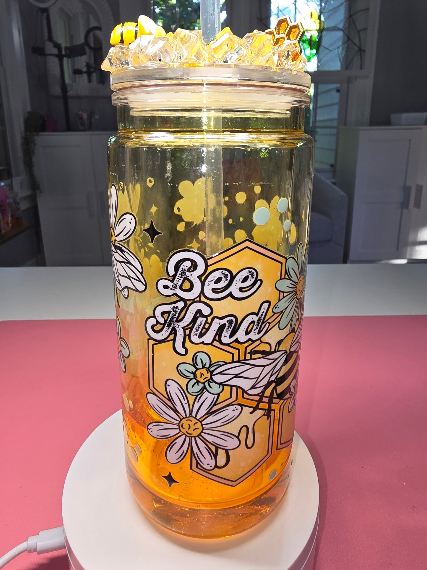 20 oz Honey Drip cup